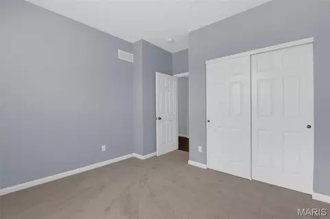 Bedroom - 917 Summit Oaks Dr, Eureka, MO 63025 photo 6 of 9