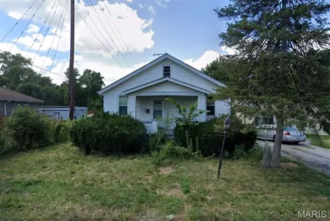 9701 Lilac Dr, Saint Louis, MO 63137