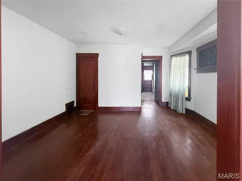 Living - 310 N Fifth, Hannibal, MO 63401 photo 5 of 5