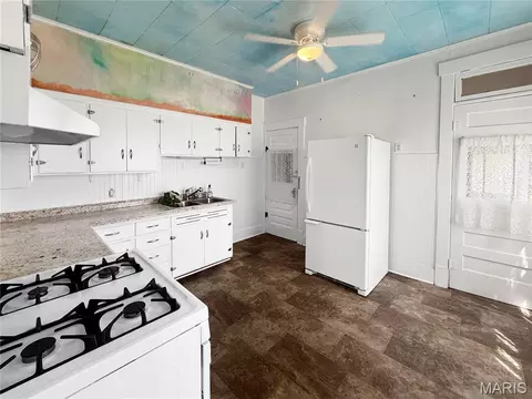 Kitchen - 310 N Fifth, Hannibal, MO 63401 photo 1 of 3