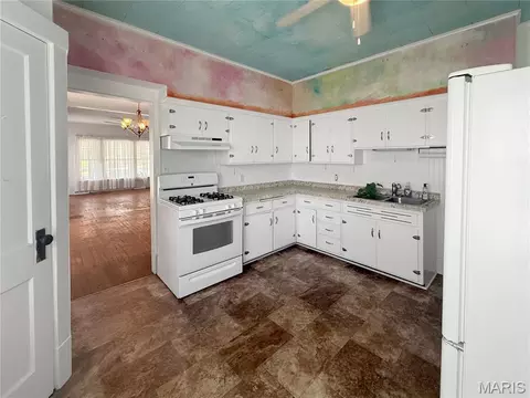 Kitchen - 310 N Fifth, Hannibal, MO 63401 photo 2 of 3