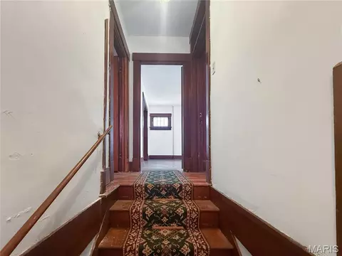 Entry Way - 310 N Fifth, Hannibal, MO 63401 photo 4 of 4