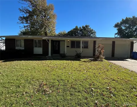 1740 Koch Dr, Florissant, MO 63033