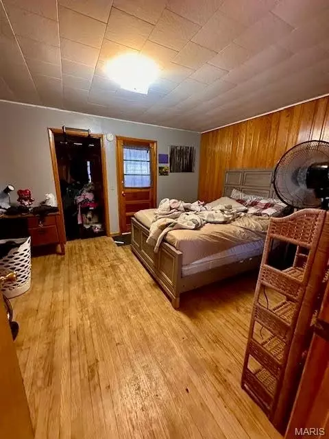 Bedroom - 123 E 3rd St, Mountain View, MO 65548 photo 3 of 4