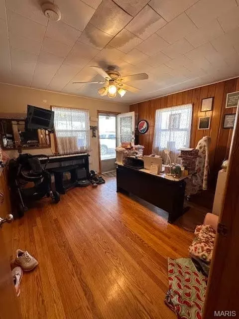 Entry Way - 123 E 3rd St, Mountain View, MO 65548 photo 1 of 3