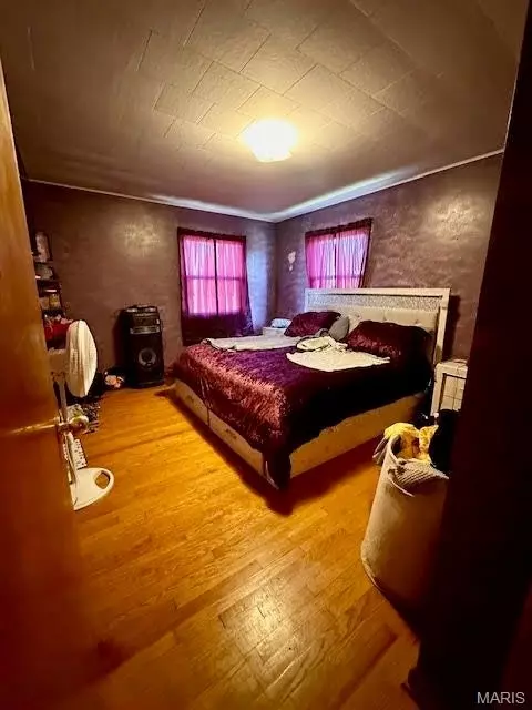 Bedroom - 123 E 3rd St, Mountain View, MO 65548 photo 2 of 4