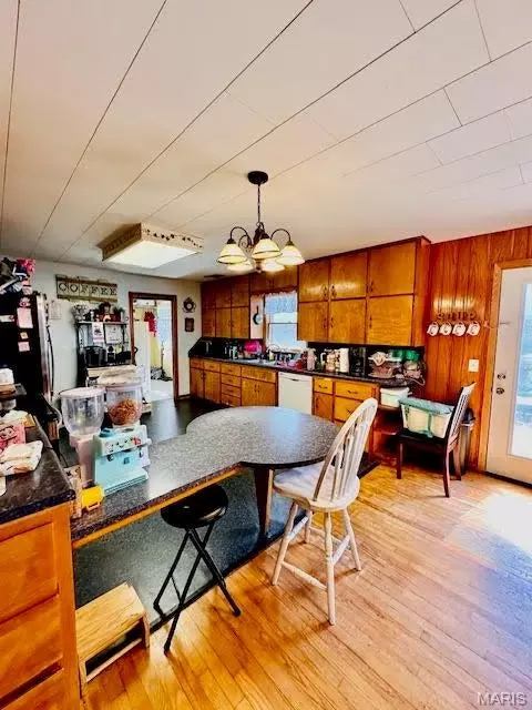 Kitchen - 123 E 3rd St, Mountain View, MO 65548 photo 2 of 3