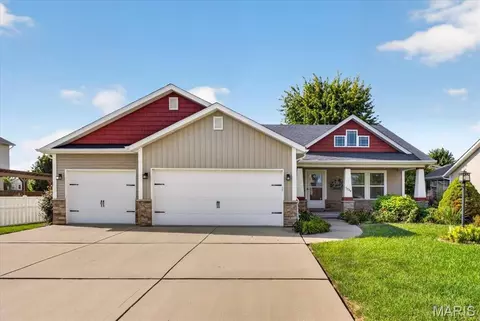 7034 Savannah Dr, Glen Carbon, IL 62034