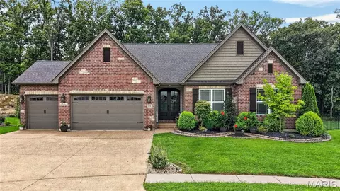524 Stonewolf Creek Dr, Wentzville, MO 63385