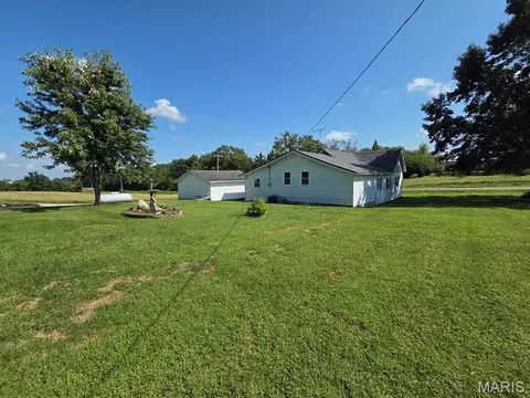 Exterior - 25438 Main St, Durham, MO 63438 photo 5 of 8