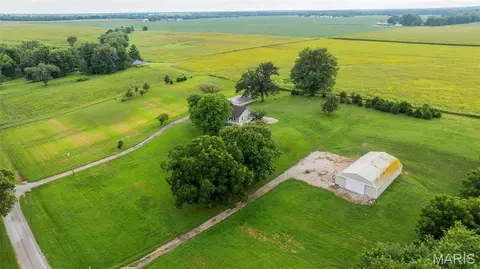 Other - 25159 E County Line Rd, Waggoner, IL 62572 photo 5 of 23