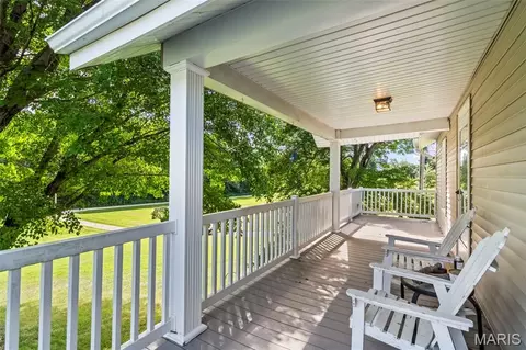 Exterior - 25159 E County Line Rd, Waggoner, IL 62572 photo 3 of 13