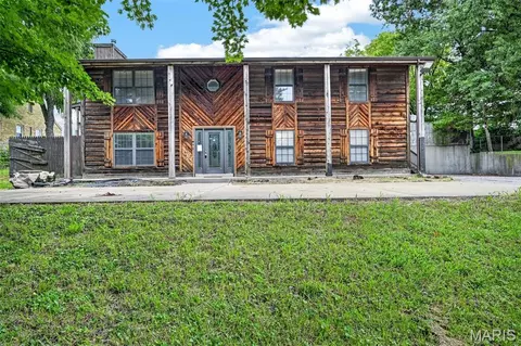 10755 Kennerly Rd, Sunset Hills, MO 63128