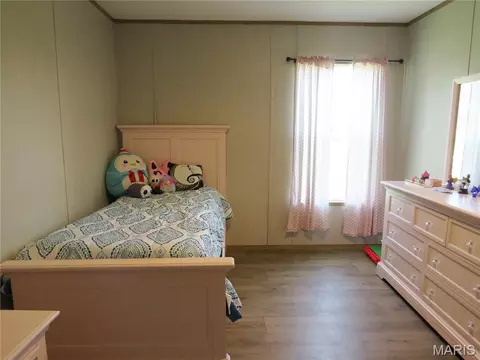 Bedroom - 1917 Highway Nn, Hermann, MO 65041 photo 7 of 8