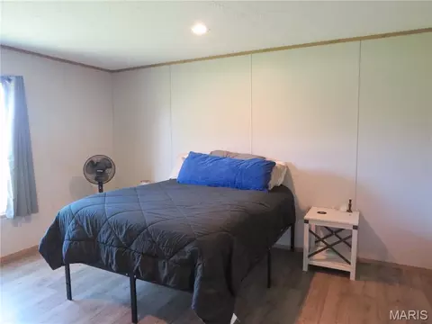 Bedroom - 1917 Highway Nn, Hermann, MO 65041 photo 1 of 8