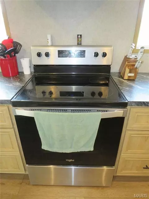 Kitchen - 1917 Highway Nn, Hermann, MO 65041 photo 7 of 10