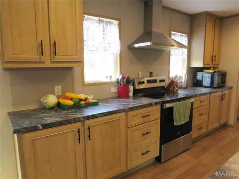 Kitchen - 1917 Highway Nn, Hermann, MO 65041 photo 6 of 10