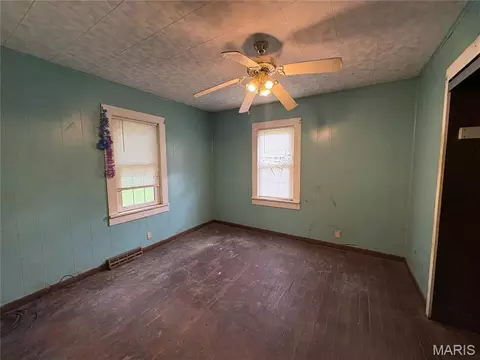 Bedroom - 419 N Shawnee Blvd, Jackson, MO 63755 photo 3 of 3