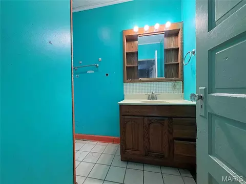 Bath - 419 N Shawnee Blvd, Jackson, MO 63755 photo 1 of 2