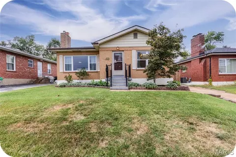 9337 Radio Dr, Affton, MO 63123