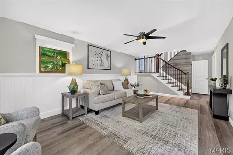 Living - 9901 Chiles Ct, Saint Louis, MO 63126 photo 1 of 2