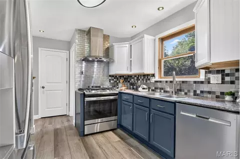 Kitchen - 9901 Chiles Ct, Saint Louis, MO 63126 photo 1 of 4