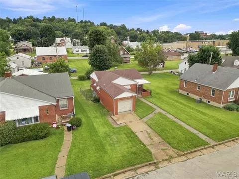 View/Area - 413 W 9th St, Hermann, MO 65041 photo 2 of 5