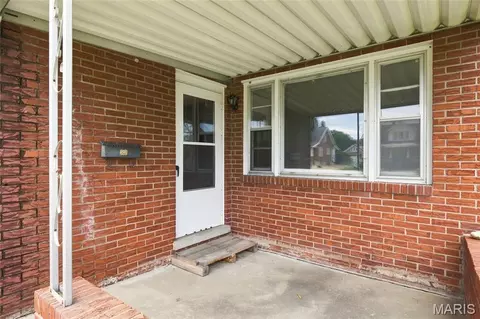 Exterior - 413 W 9th St, Hermann, MO 65041 photo 2 of 6