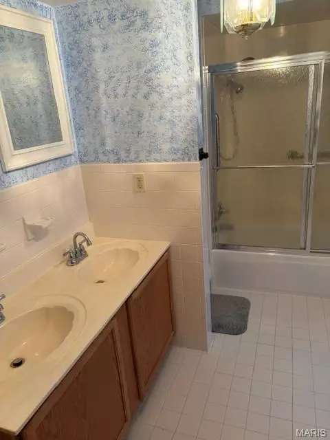 Bath - 216 Slover Ln, Arnold, MO 63010 photo 1 of 3