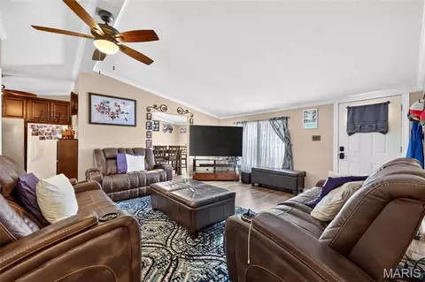 Living - 200 Fairview Dr, Winfield, MO 63389 photo 3 of 3