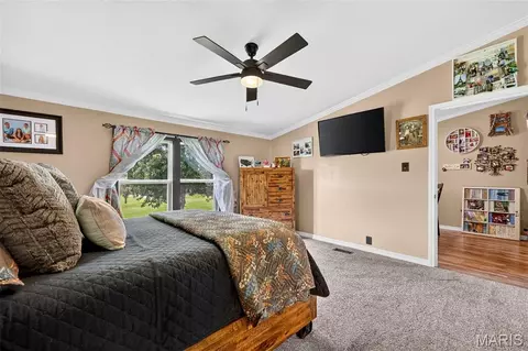Bedroom - 200 Fairview Dr, Winfield, MO 63389 photo 2 of 8