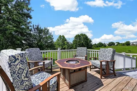 Exterior - 200 Fairview Dr, Winfield, MO 63389 photo 10 of 10