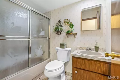 Bath - 653 Butternut Ln, Arnold, MO 63010 photo 1 of 7