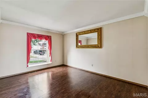 Living - Undisclosed, Florissant, MO 63033 photo 1 of 6