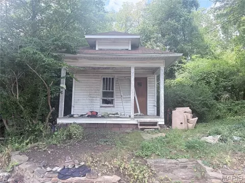 516 W Elm, Harrisburg, IL 62946
