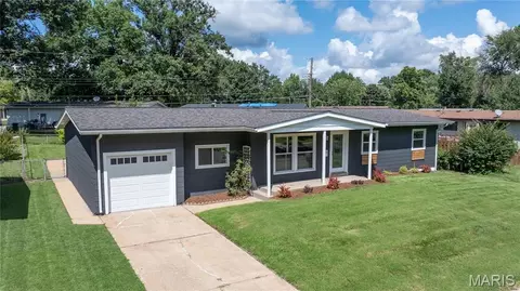 245 Humes Ln, Florissant, MO 63031