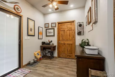 Entry Way - 56504 Shaw Rd, Olean, MO 65064 photo 2 of 2