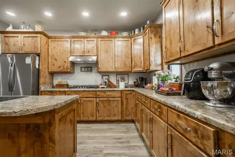 Kitchen - 56504 Shaw Rd, Olean, MO 65064 photo 2 of 2
