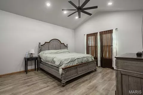 Bedroom - 56504 Shaw Rd, Olean, MO 65064 photo 2 of 2