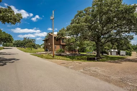 Exterior - 415 Lilac Ln, Saint Clair, MO 63077 photo 11 of 14