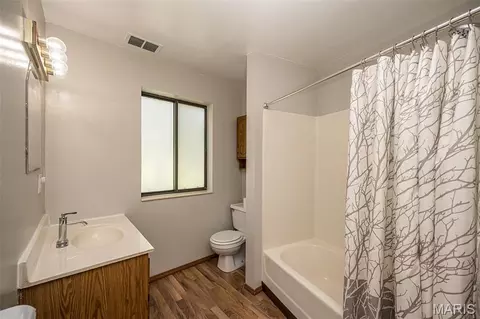 Bath - 415 Lilac Ln, Saint Clair, MO 63077 photo 1 of 3