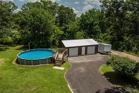Exterior - 415 Lilac Ln, Saint Clair, MO 63077 photo 3 of 14