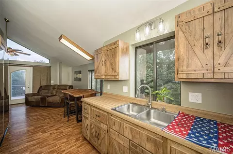 Kitchen - 415 Lilac Ln, Saint Clair, MO 63077 photo 3 of 4