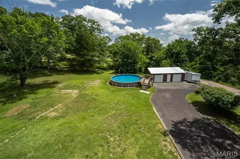 Exterior - 415 Lilac Ln, Saint Clair, MO 63077 photo 4 of 14