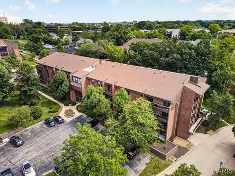 550 Coeur De Royale Dr #404, Saint Louis, MO 63141