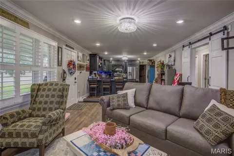 Living - 302 Cooper St, Dexter, MO 63841 photo 1 of 3