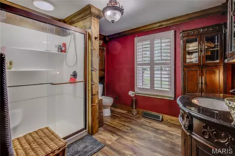 Bath - 302 Cooper St, Dexter, MO 63841 photo 1 of 3
