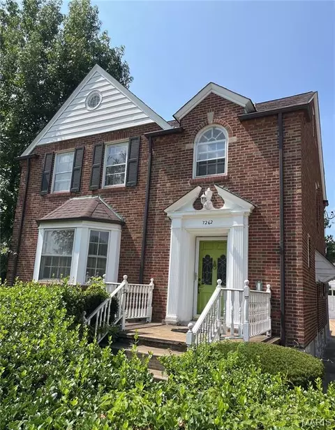 7262 Ravinia Dr, Saint Louis, MO 63121