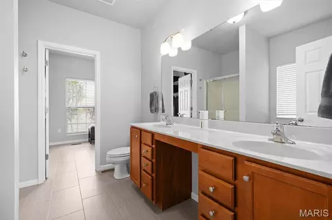 Bath - 923 Saint Nicholas Dr, O'fallon, IL 62269 photo 2 of 4