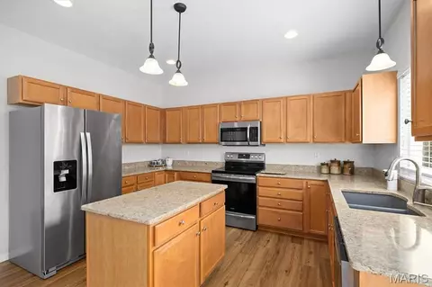 Kitchen - 923 Saint Nicholas Dr, O'fallon, IL 62269 photo 1 of 3